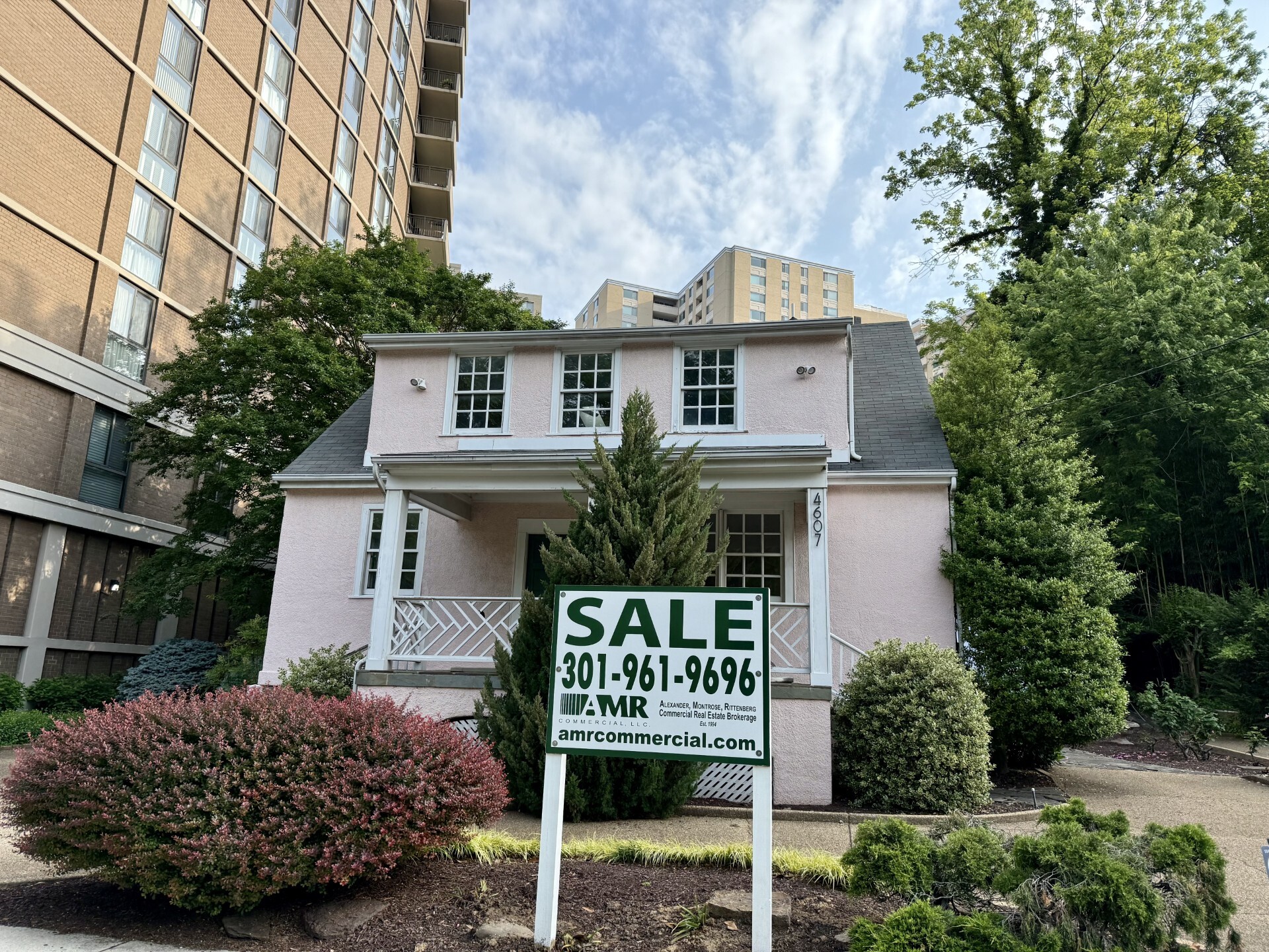 4607 Willard Ave, Chevy Chase, MD for Sale