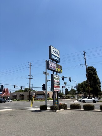 Orange, CA Retail - 272-292 N Tustin St