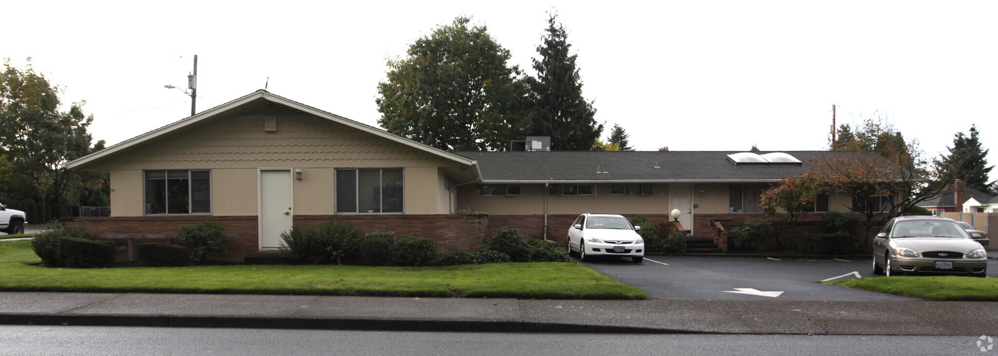 7656 SE Division St, Portland, OR for Sale