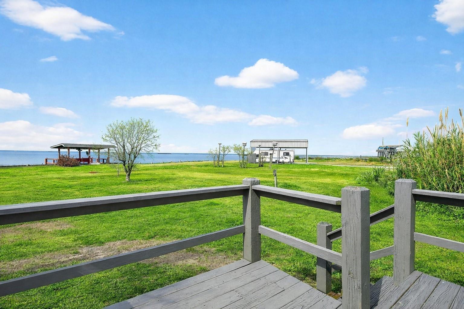 1124 Faggard's rd, Gilchrist, TX for Sale