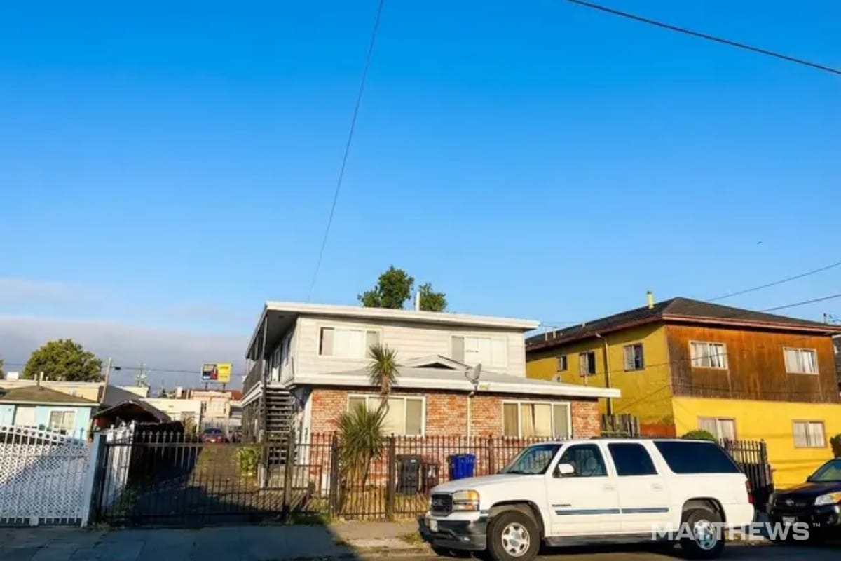 9235 Holly St, Oakland, CA for Sale