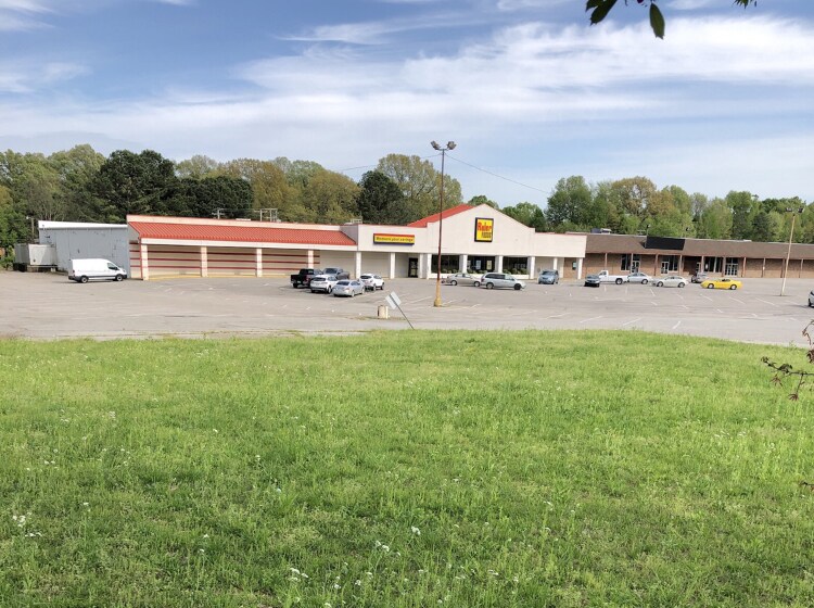 5028 S 1st St, Milan, TN for Rent