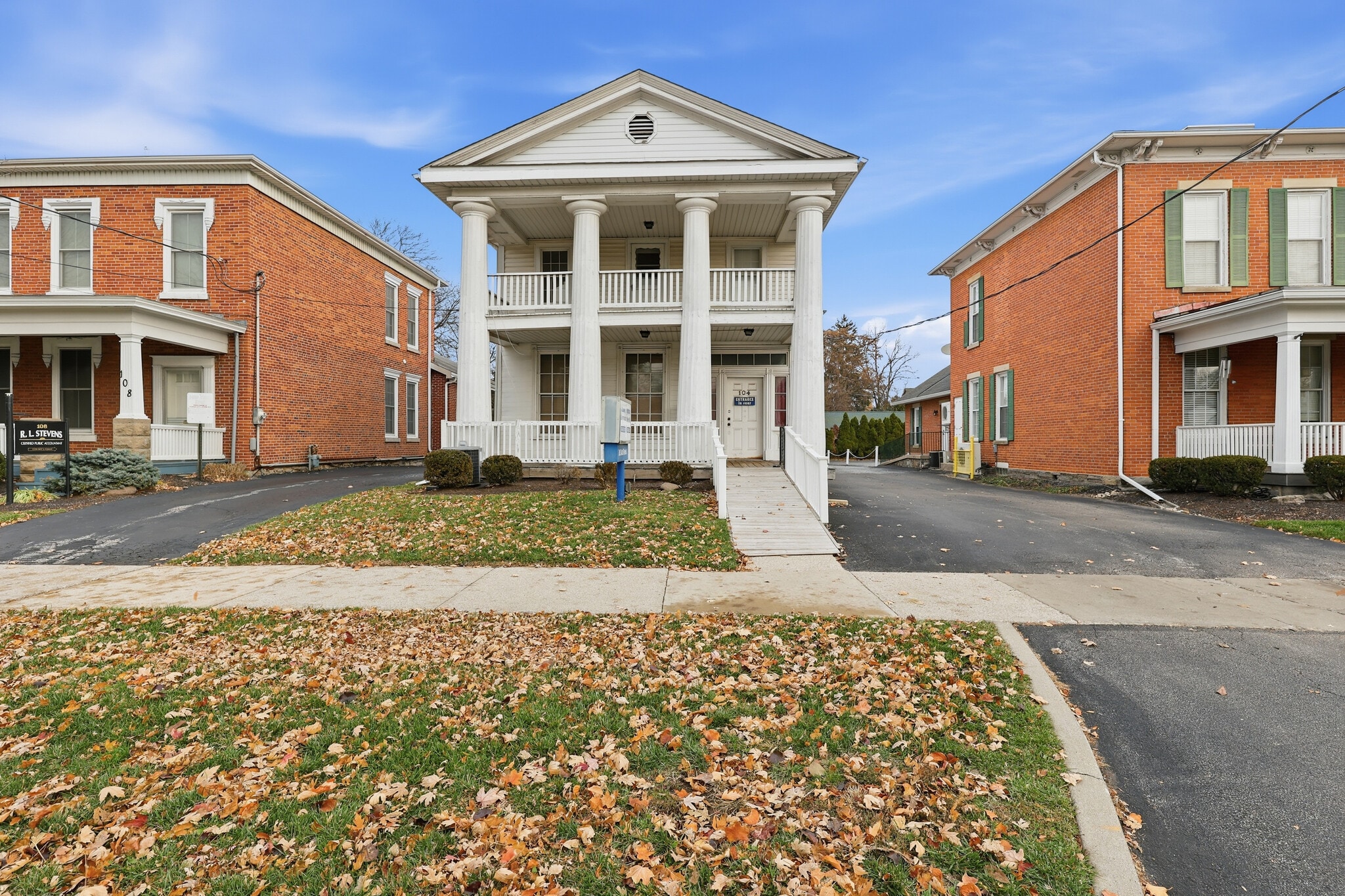 104 W William St, Delaware, OH for Sale