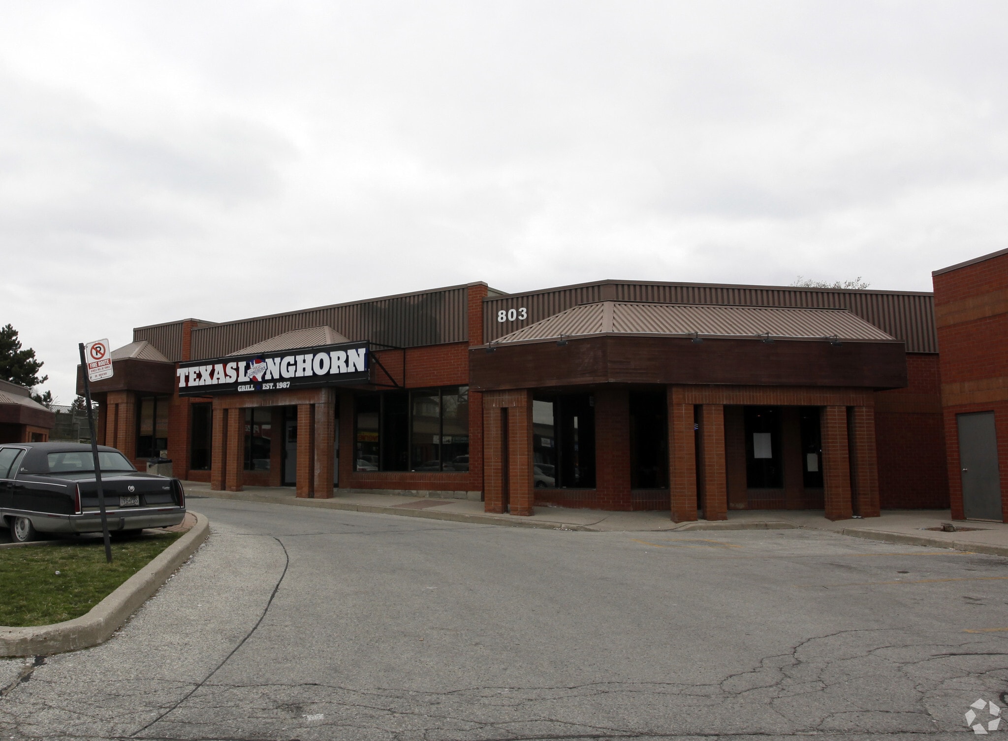 803 Dundas St E, Mississauga, ON for Rent