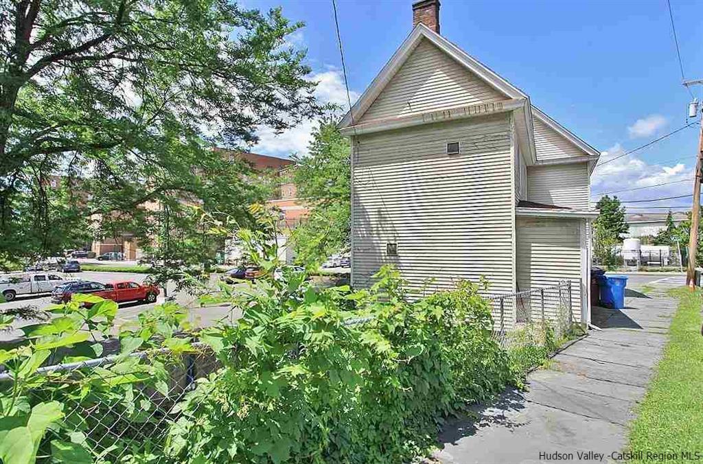 30 Foxhall Ave Kingston, NY 12401 Retail Property for Sale on