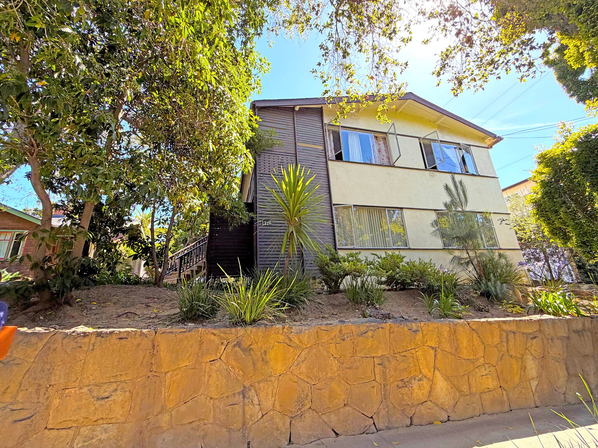 1226 N Salsipuedes St, Santa Barbara, CA for Sale