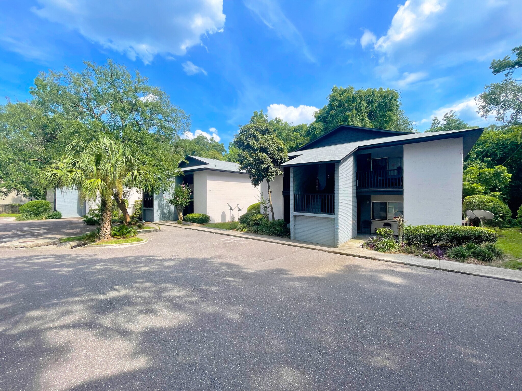 1213 NW 39th Ave, Gainesville, FL for Sale