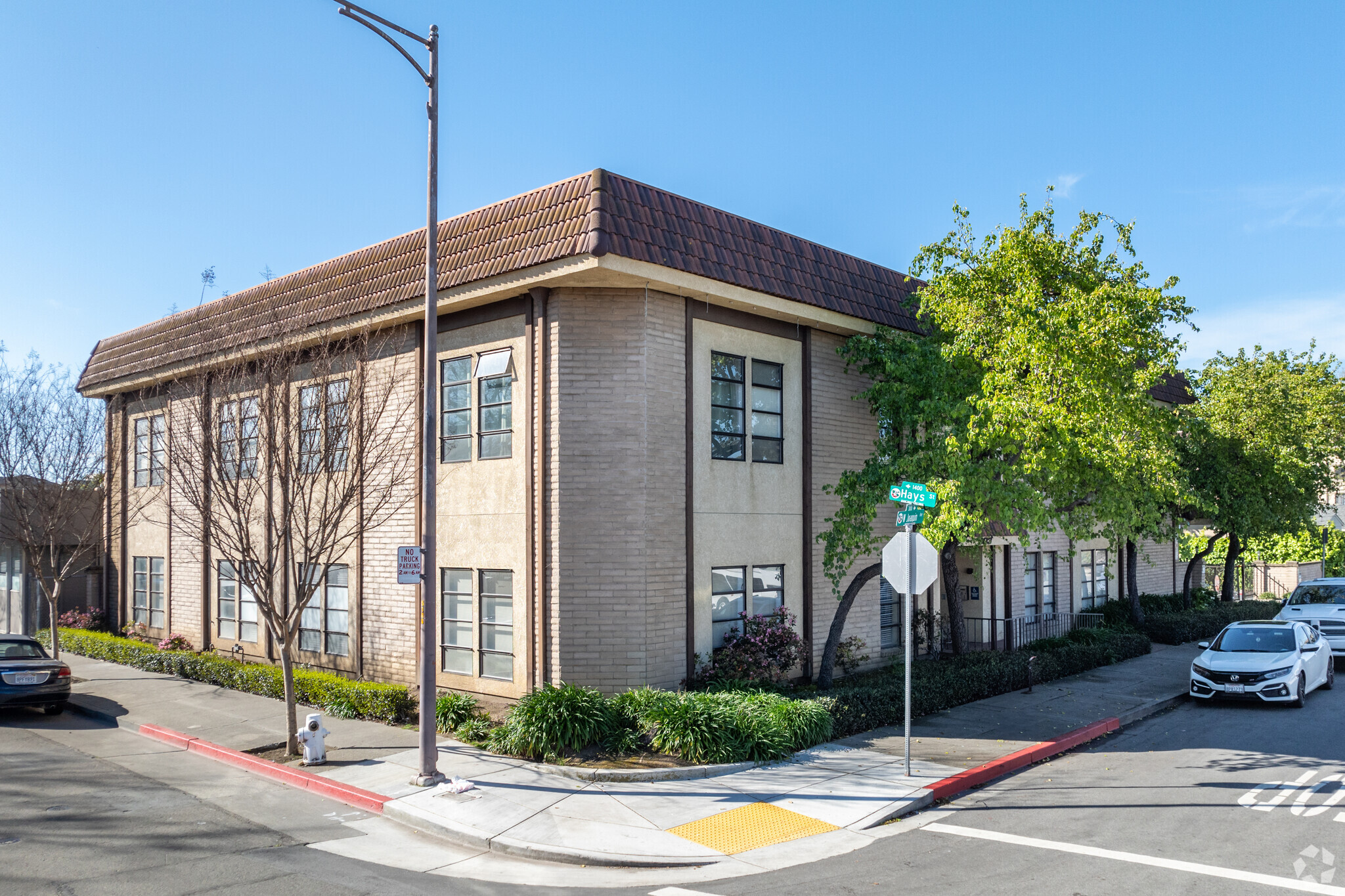 303-325 W Joaquin Ave, San Leandro, CA for Rent
