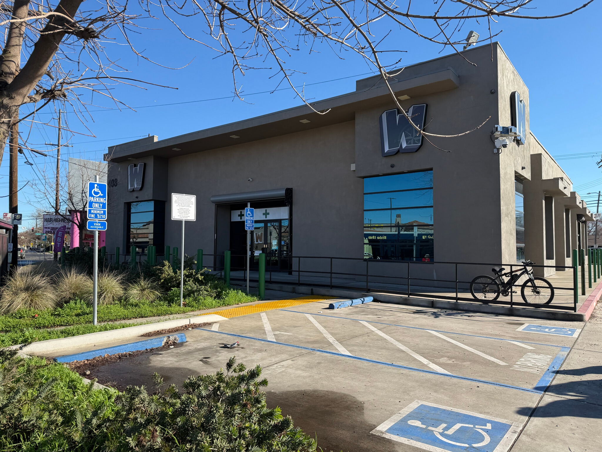 408 Paradise Rd, Modesto, CA for Sale