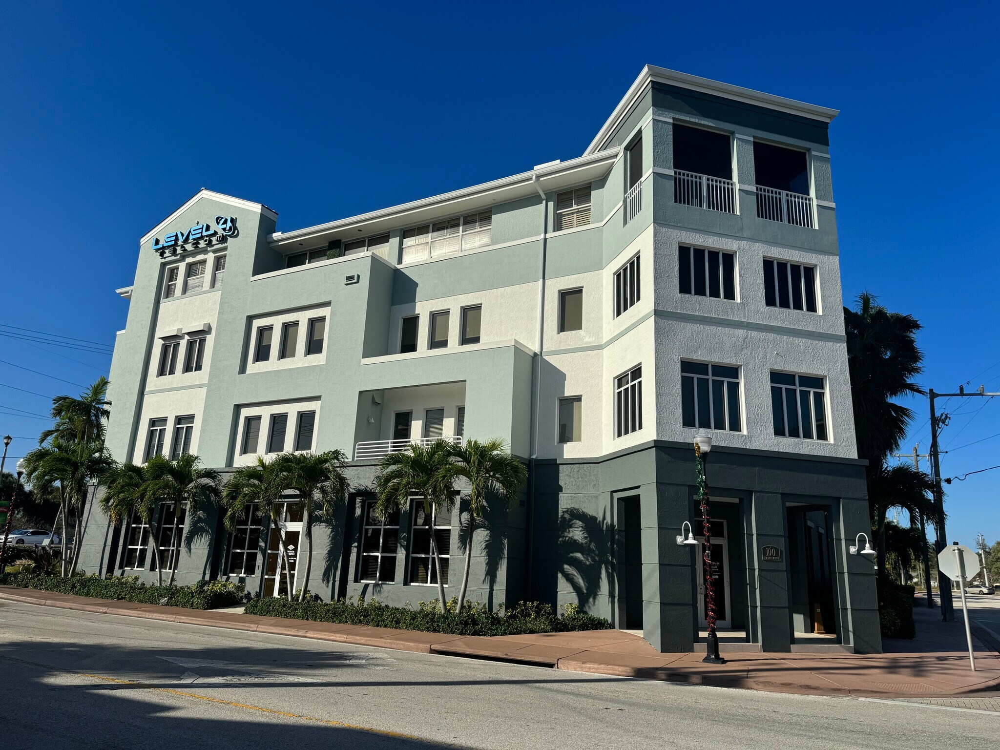 100 SW Albany Ave, Stuart, FL for Rent