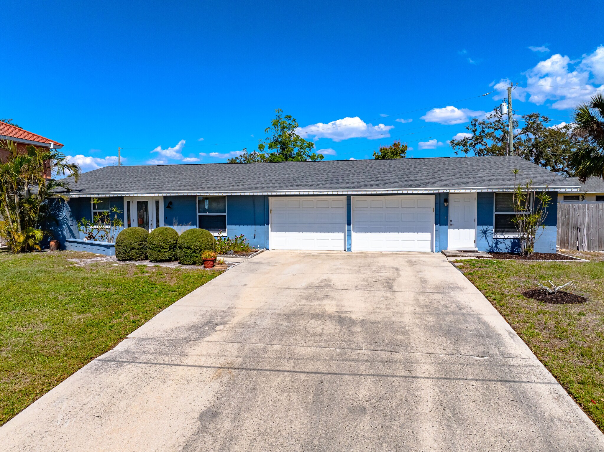 2131 Montclair Dr, Sarasota, FL for Sale