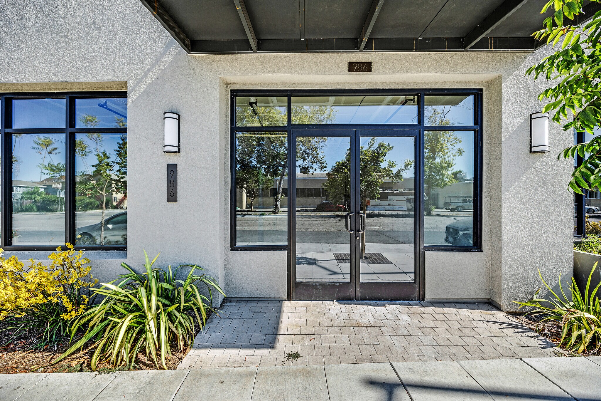 990 W Grand Ave, Oakland, CA for Rent