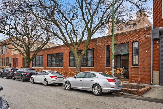 309-319 N Justine St, Chicago, IL for Rent