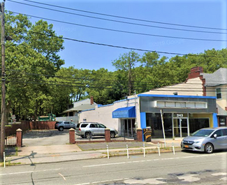 Great Neck, NY Storefront Retail/Office - 243 Northern Blvd, Great Neck, NY 11021