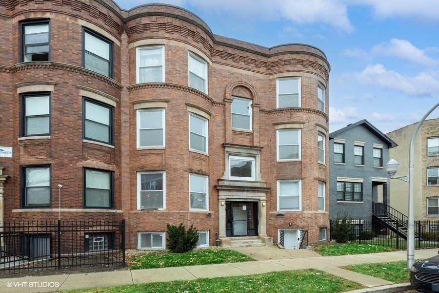 4524 S Calumet Ave, Chicago, IL for Sale