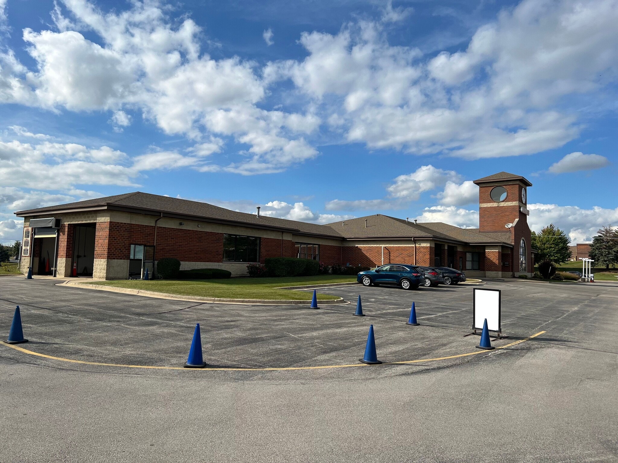 2120 Main St, Batavia, IL for Sale