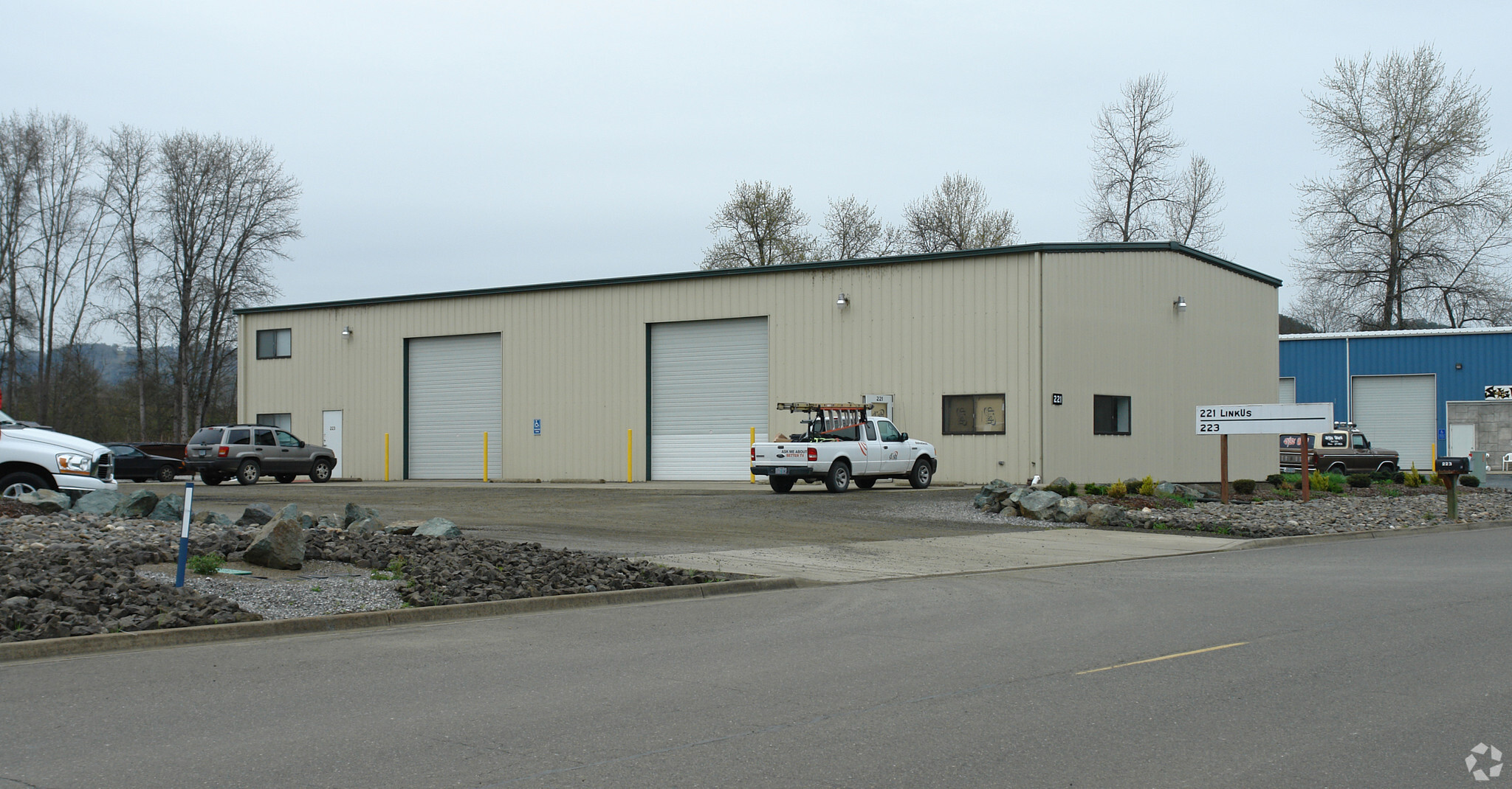 221 Industrial Dr, Roseburg, OR for Rent