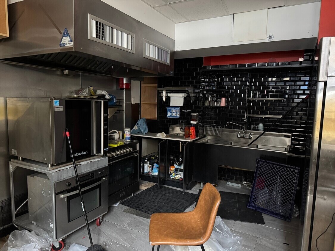 670-680 Nostrand Ave, Brooklyn, NY for Rent