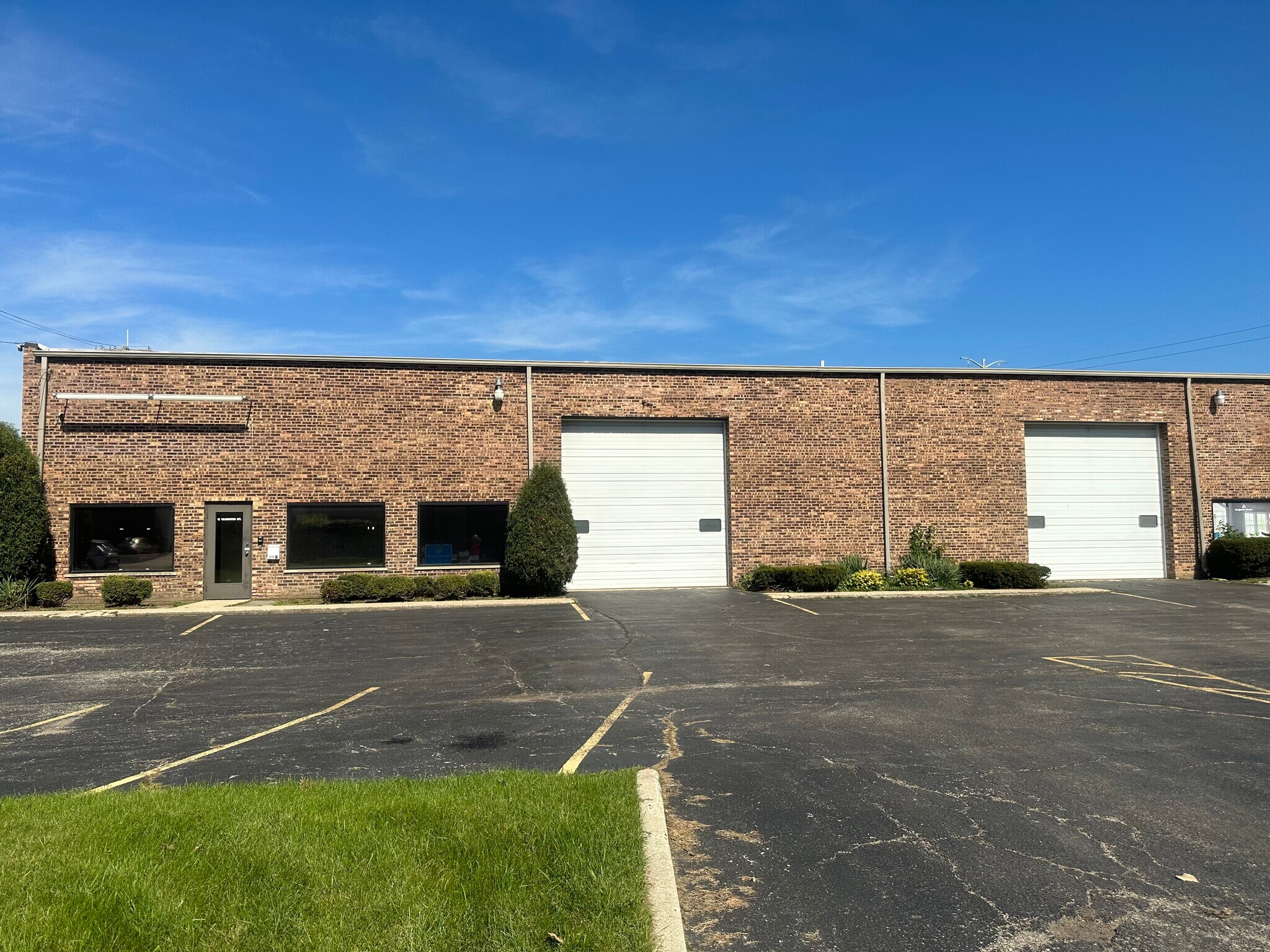 419 W Washington Ave, Lake Bluff, IL for Rent