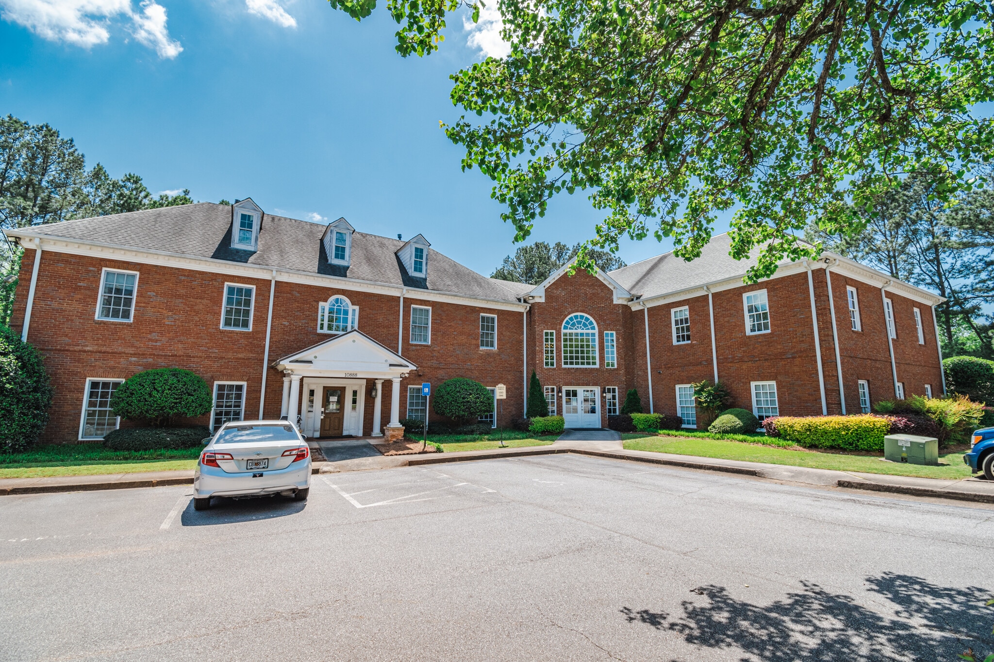 10888 Crabapple Rd, Roswell, GA for Rent