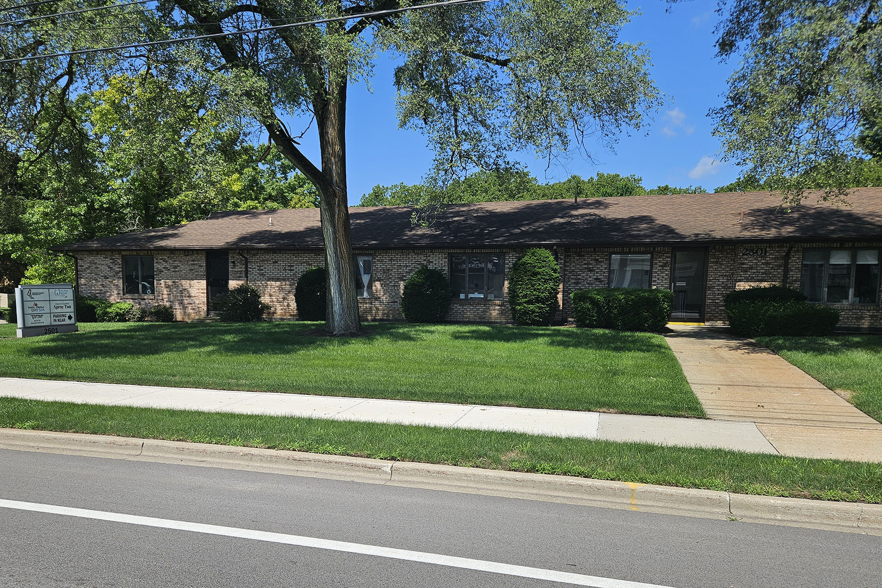 2501 Plainfield Ave NE, Grand Rapids, MI for Rent