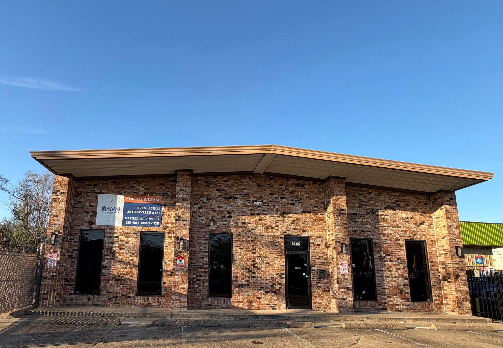 9572 Kempwood Dr, Houston, TX for Sale