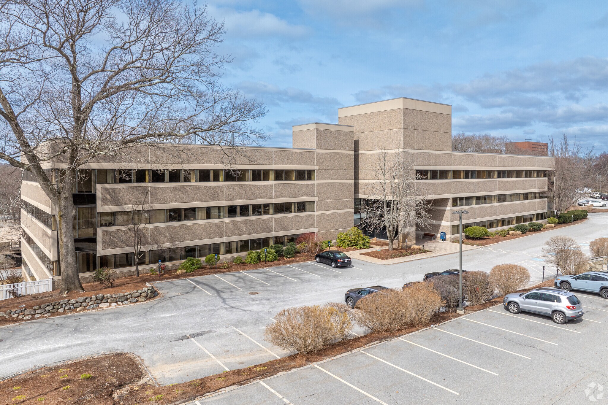 400 Unicorn Park Dr, Woburn, MA for Rent