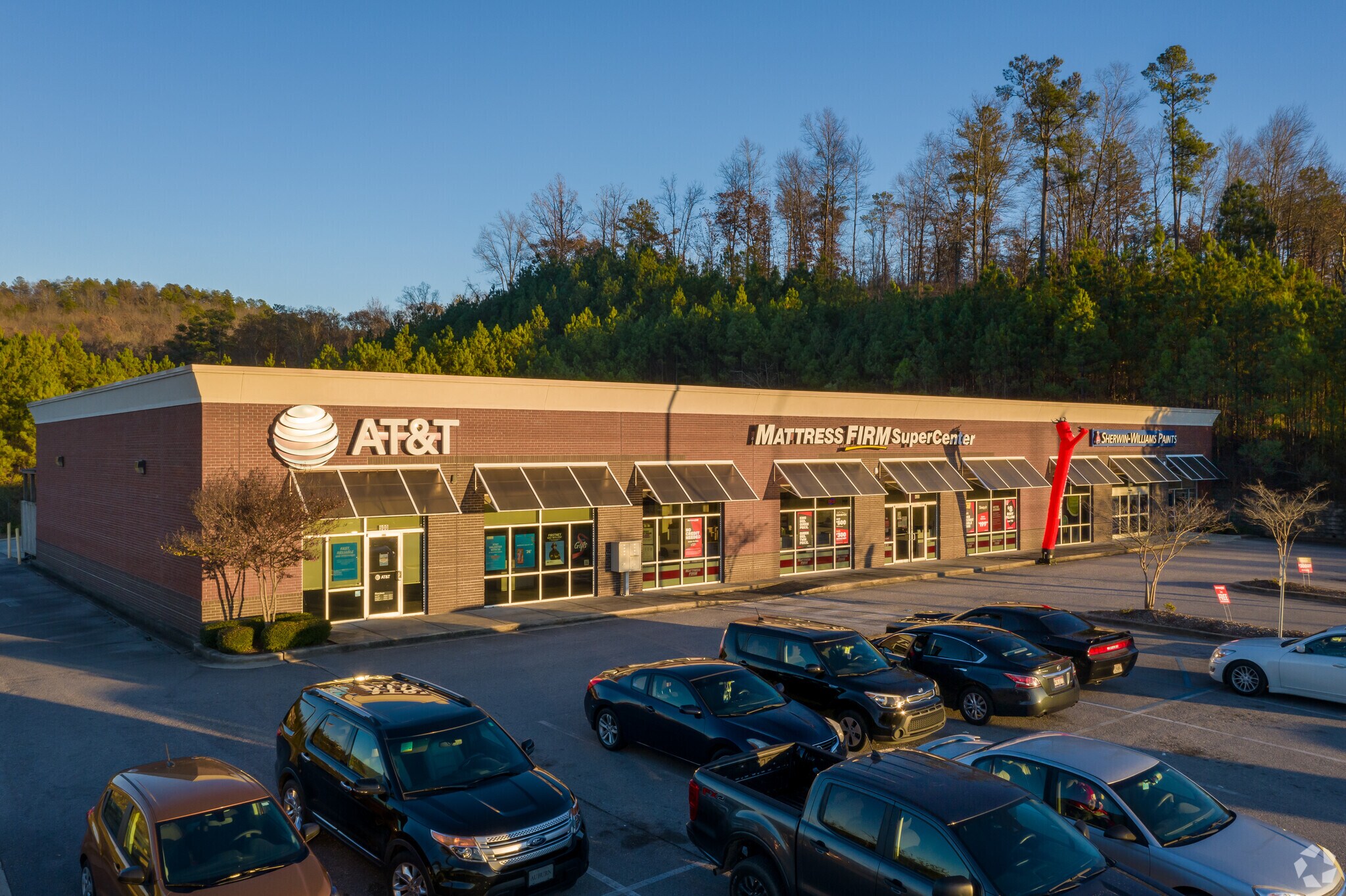 60 Colonial Promenade Pky Alabaster, AL 35007 Retail Property for