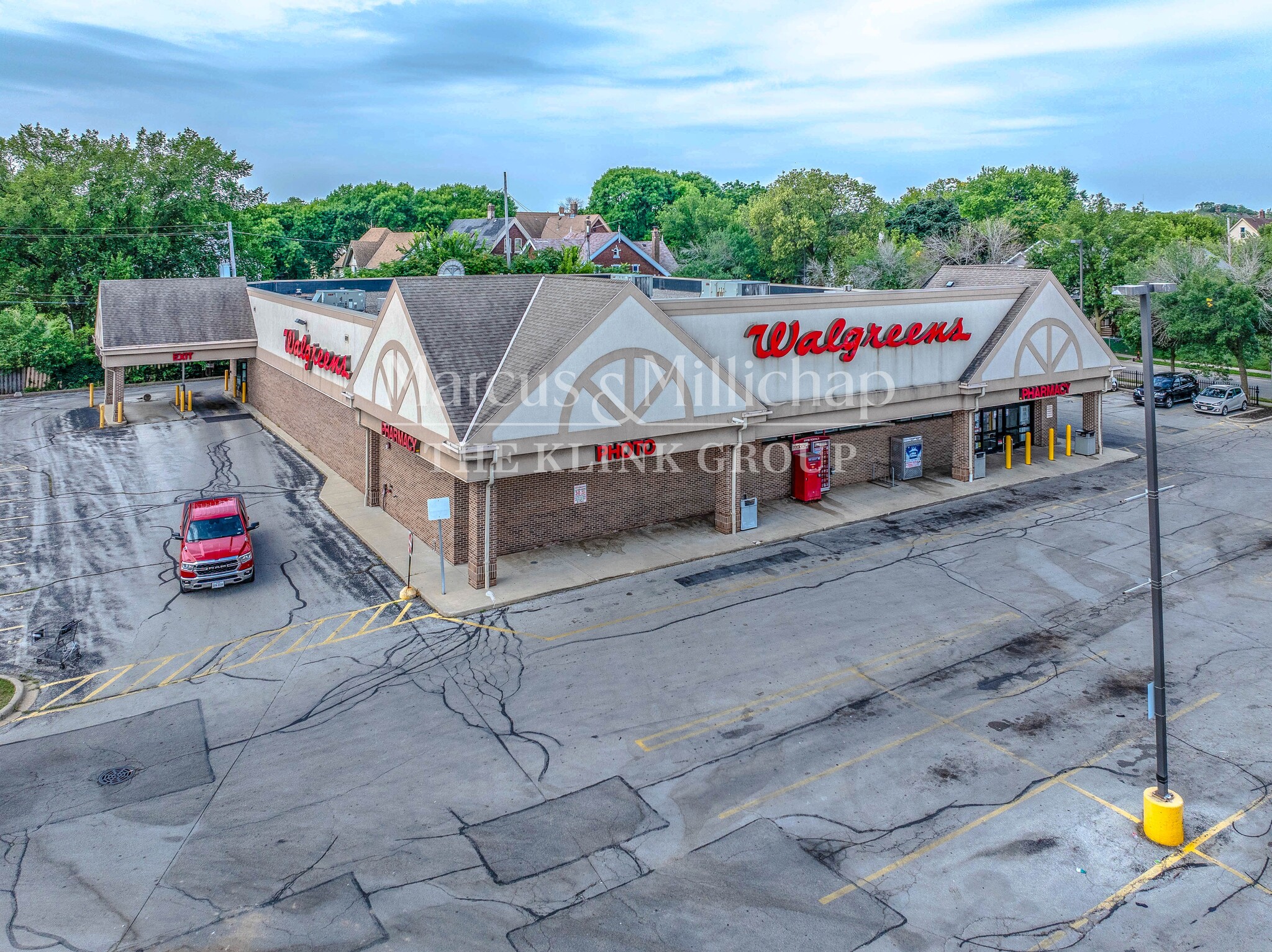 2727 W North Ave, Milwaukee, WI for Sale