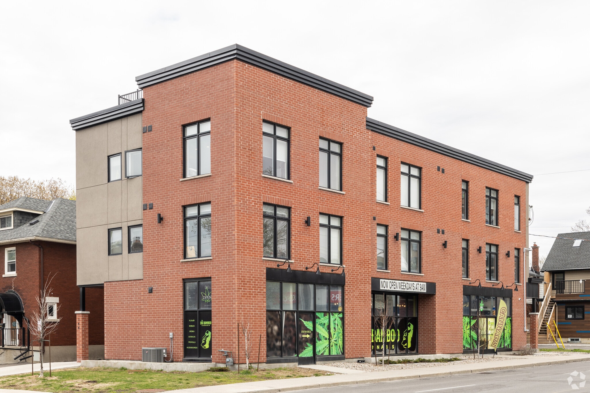 144 Renfrew Av, Ottawa, ON for Sale
