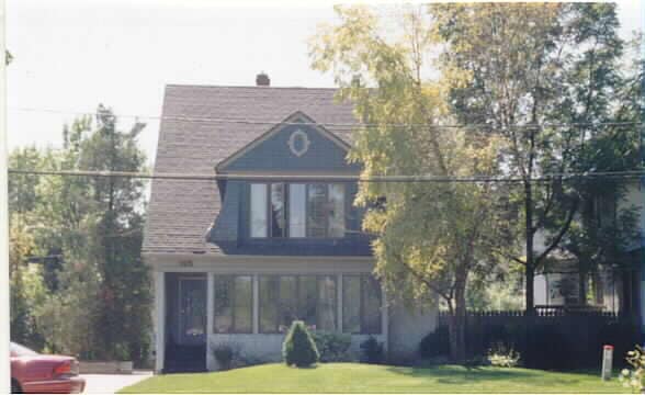 125 W Park Ave, Libertyville, IL for Rent