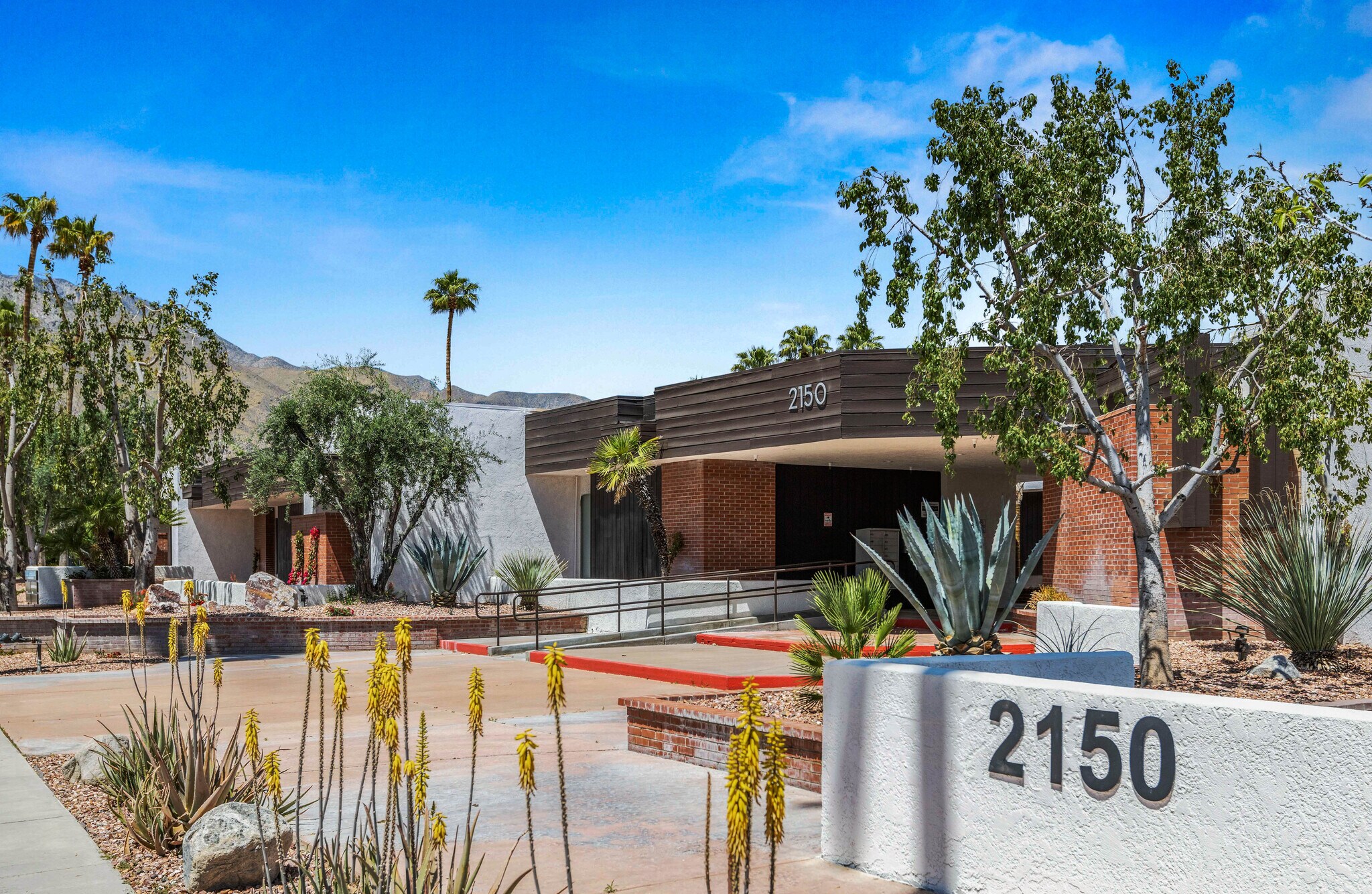 2150 E Tahquitz Canyon Way, Palm Springs, CA for Rent