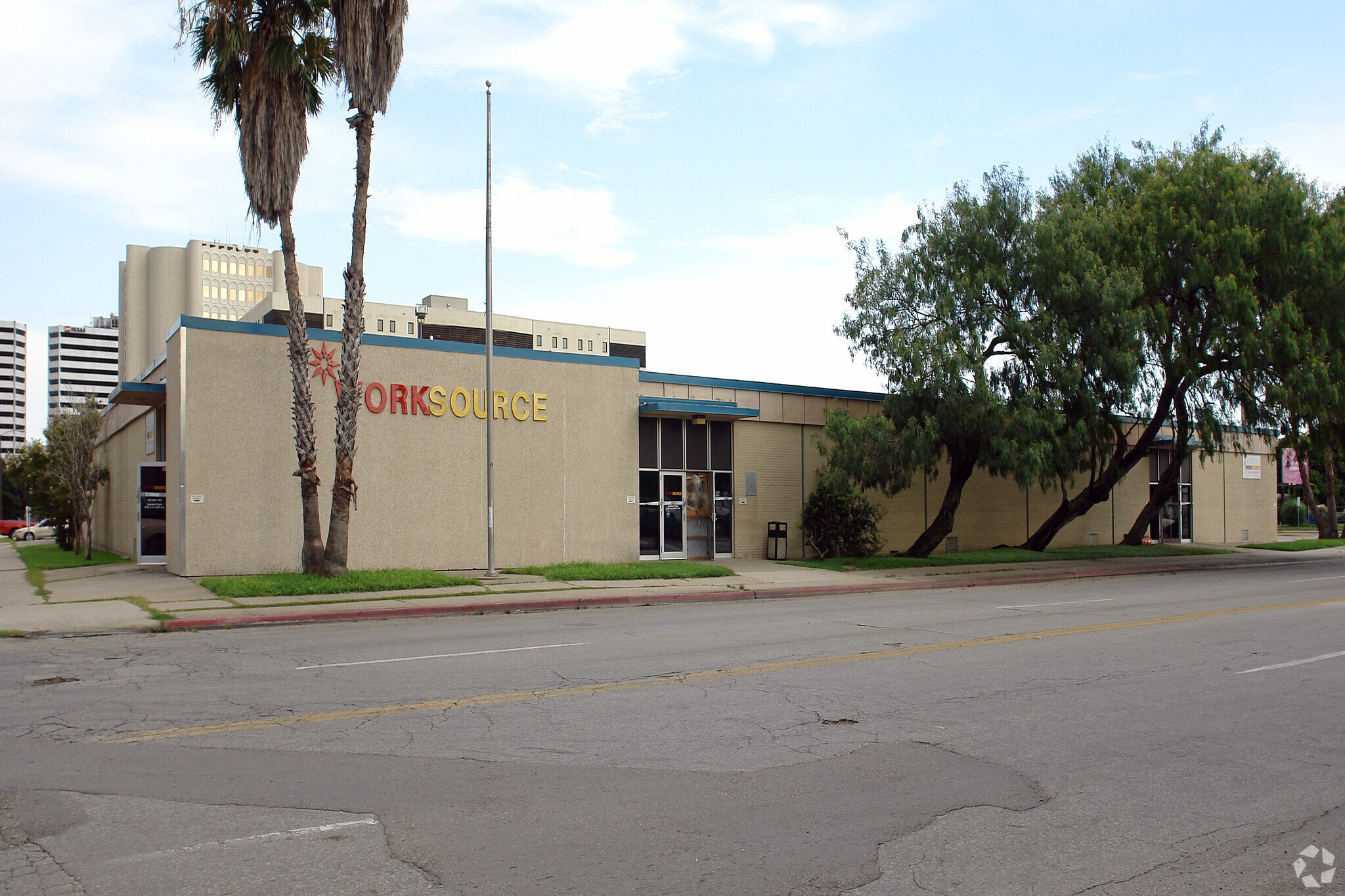 520-525 N Staples St, Corpus Christi, TX for Sale