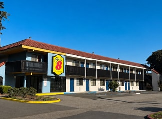 Petaluma, CA Hospitality - 1368 N McDowell Blvd
