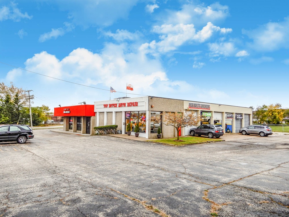 2200 N Rand Rd Palatine, IL 60074 Retail Property for Sale on