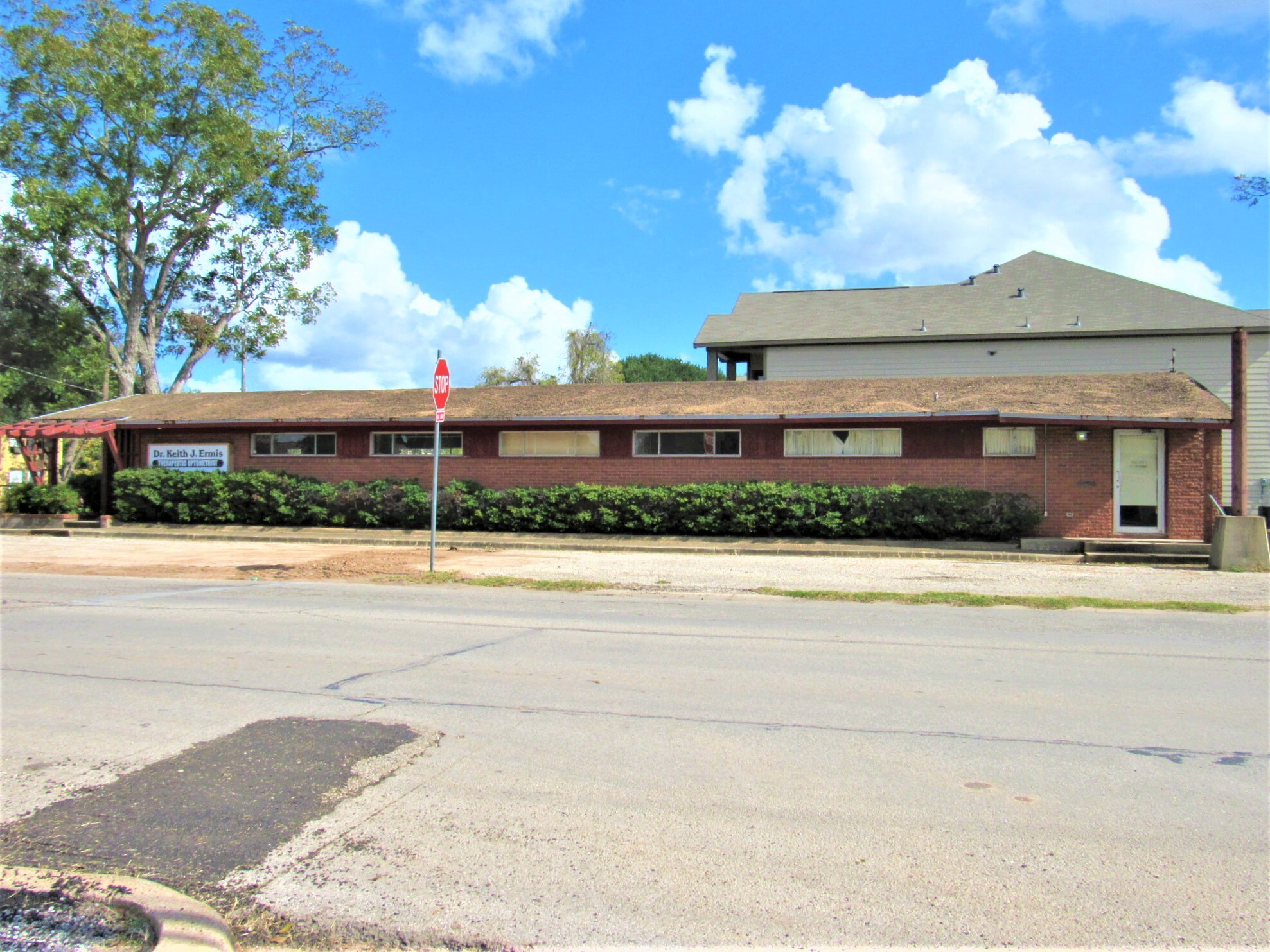 1120 N Fulton St, Wharton, TX for Sale