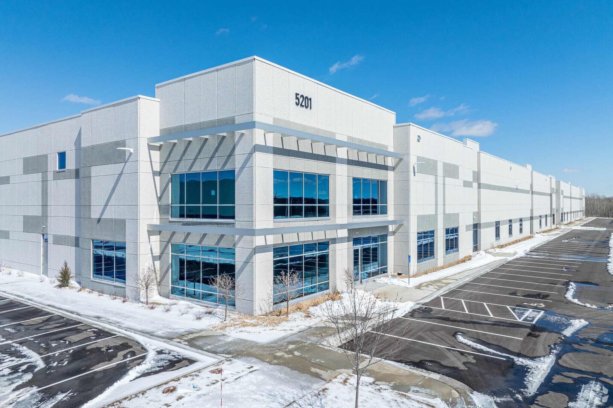 5201 Dean Lakes Blvd, Shakopee, MN for Rent