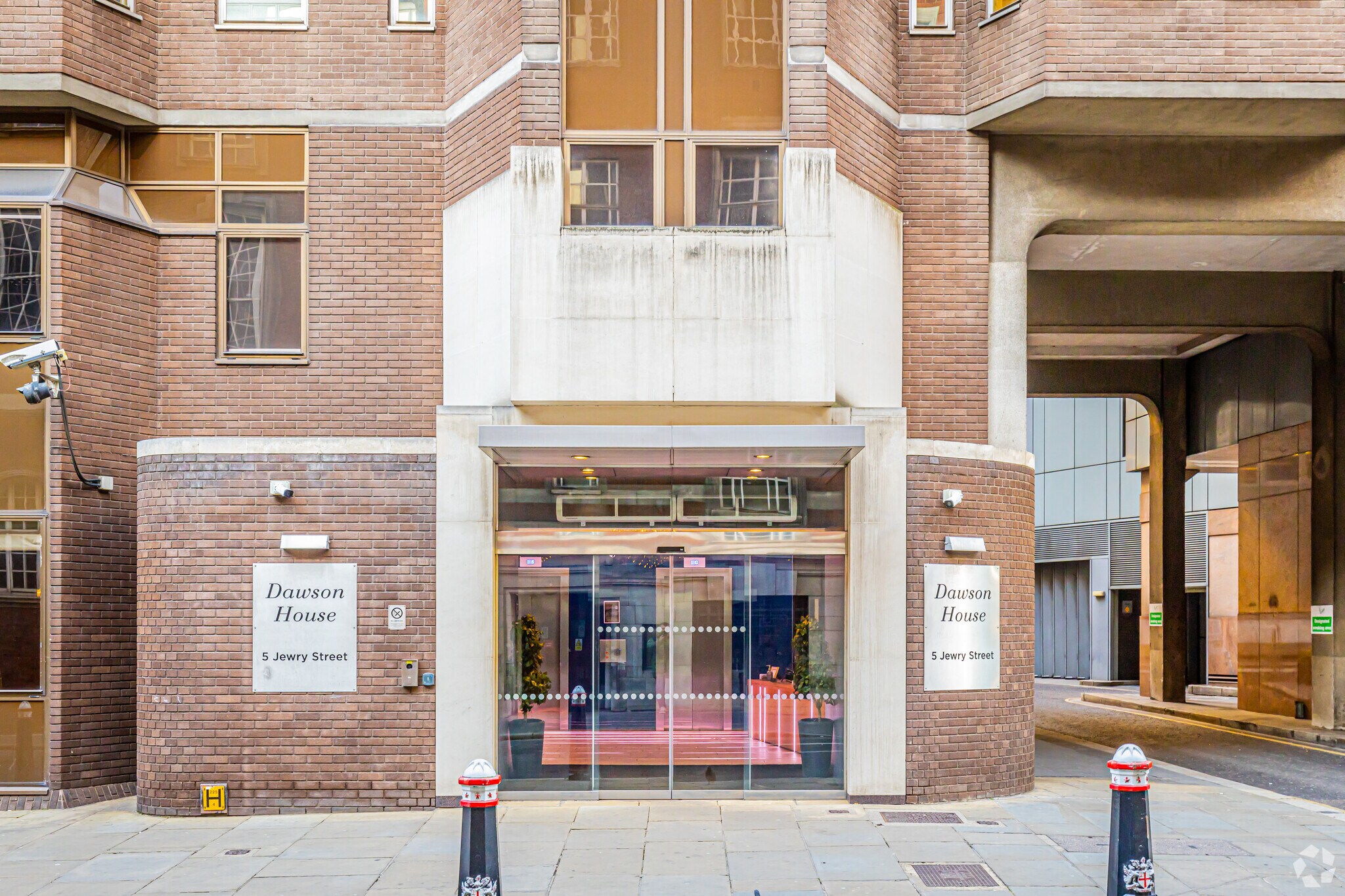 5 Jewry St, London, LND for Rent
