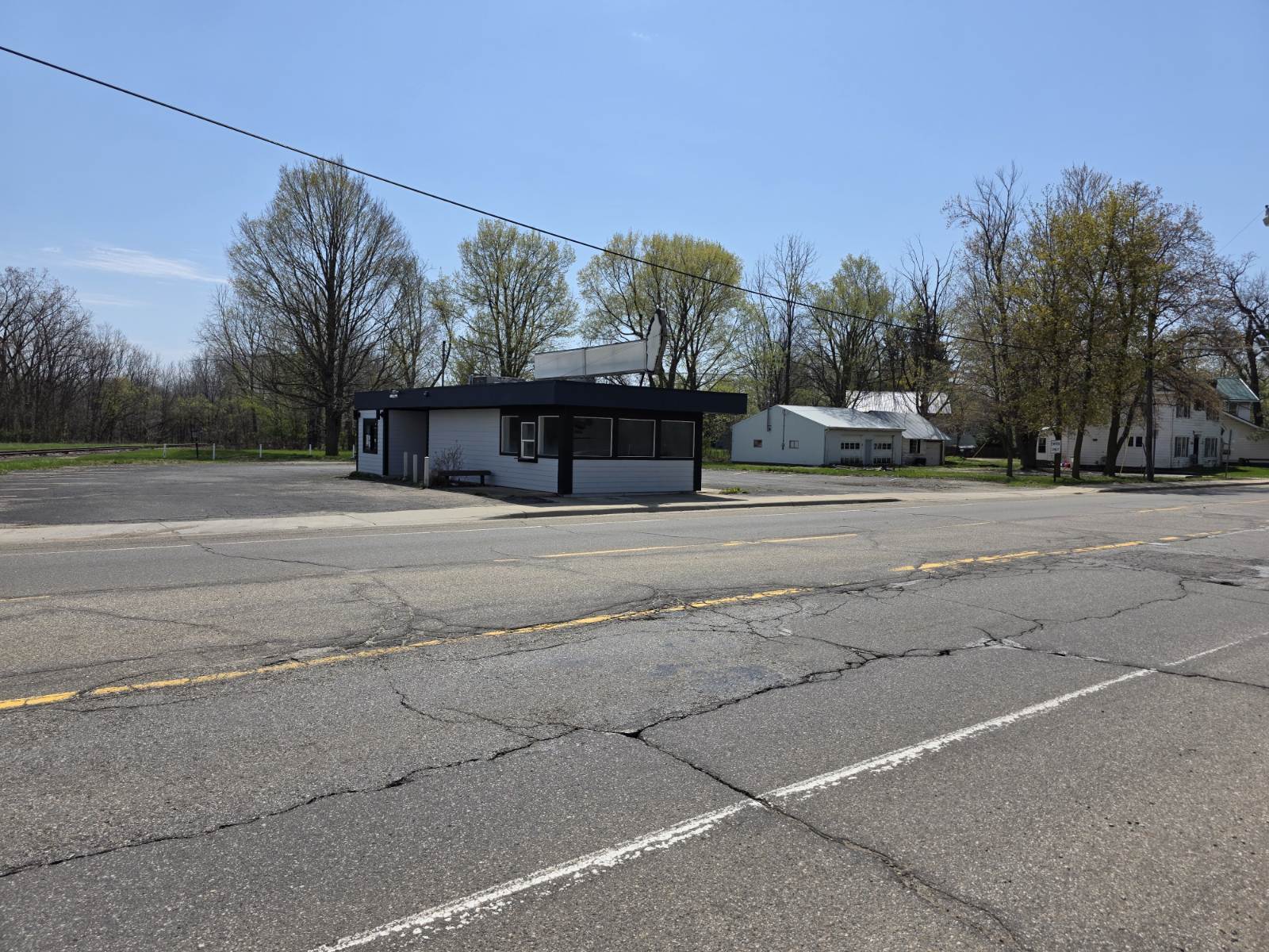 102 Lansing St, Charlotte, MI for Sale