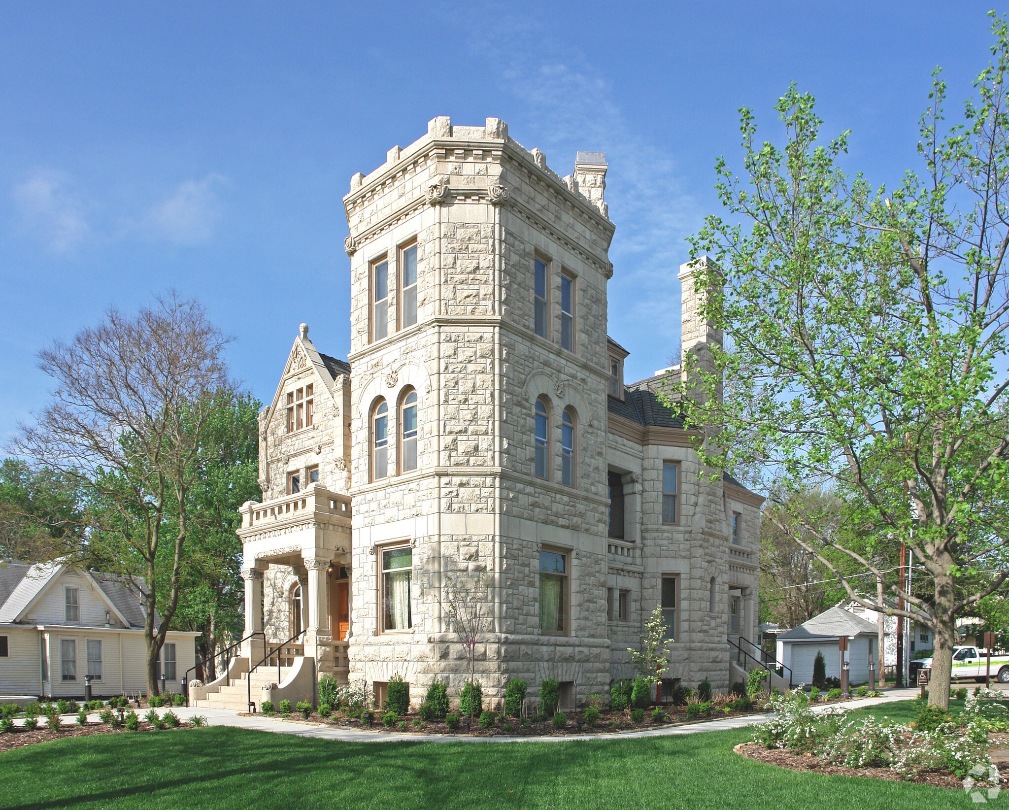 1307 Massachusetts St, Lawrence, KS for Rent