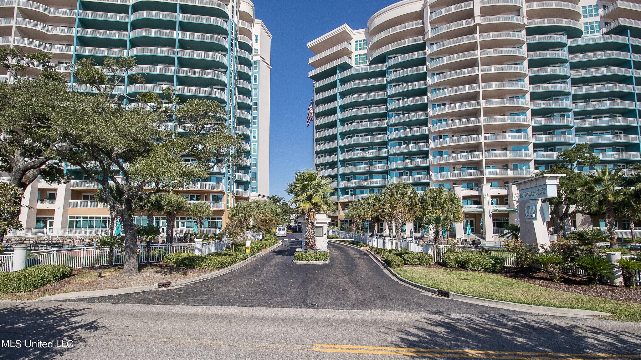 2228-2230 Beach Dr, Gulfport, MS for Rent