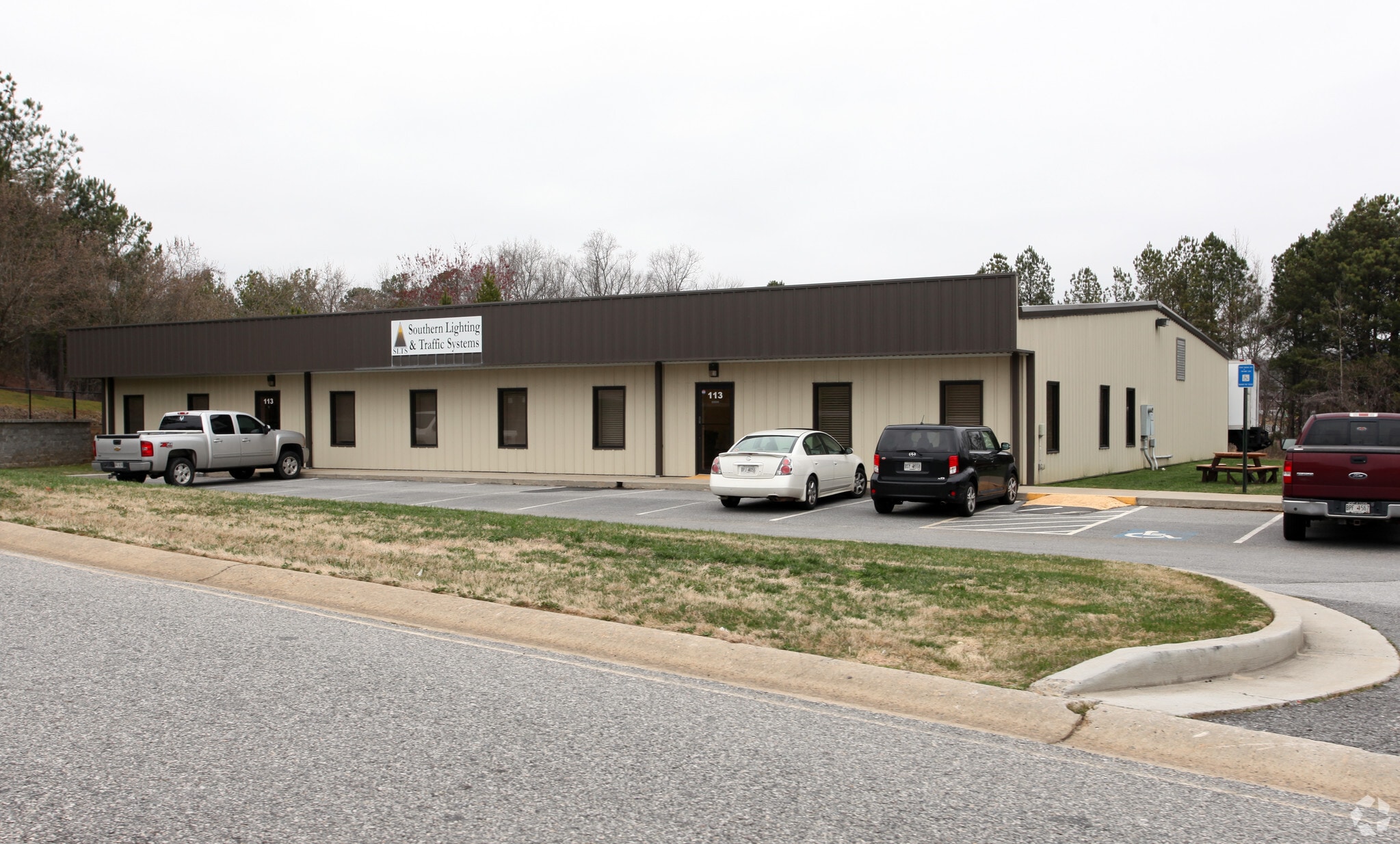 113 Industrial Park Dr, Cumming, GA for Sale