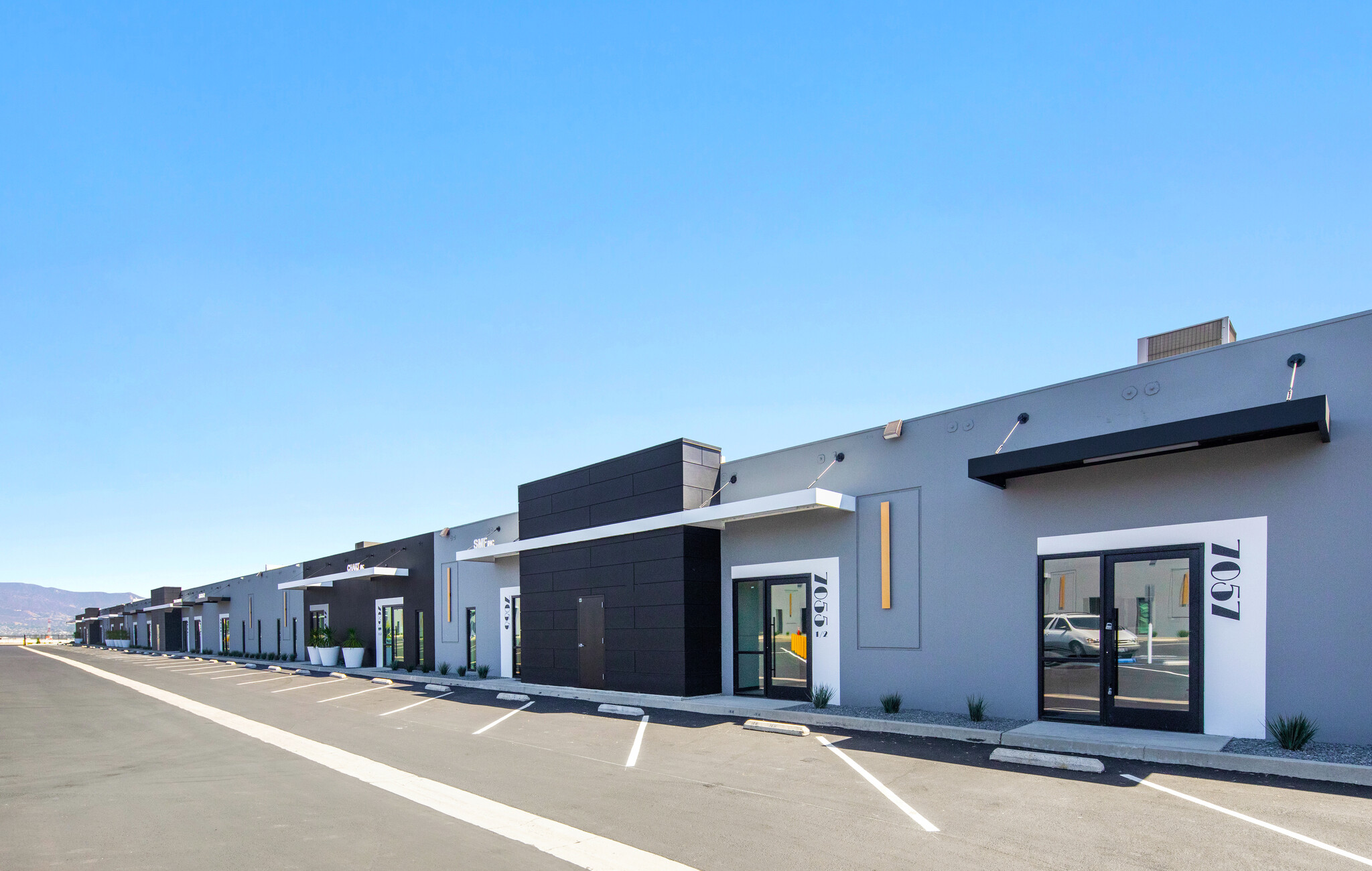 7059-7077 1/2 Vineland Ave, North Hollywood, CA for Rent