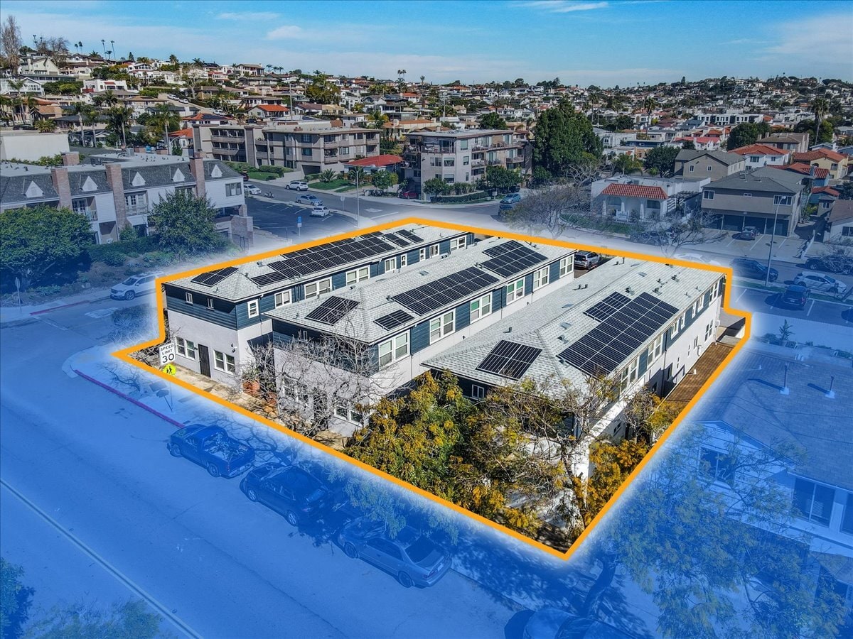 3034 Canon St, San Diego, CA for Sale