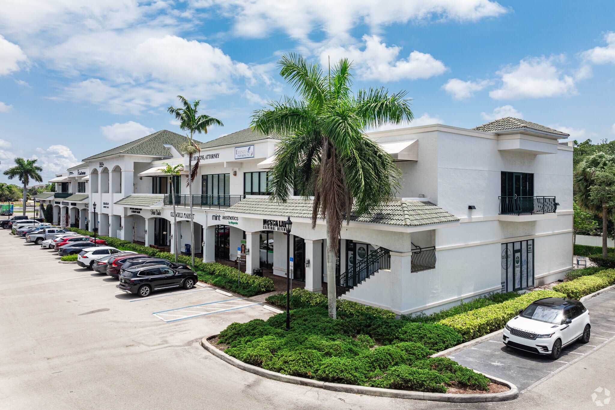 2800 Davis Blvd, Naples, FL for Sale