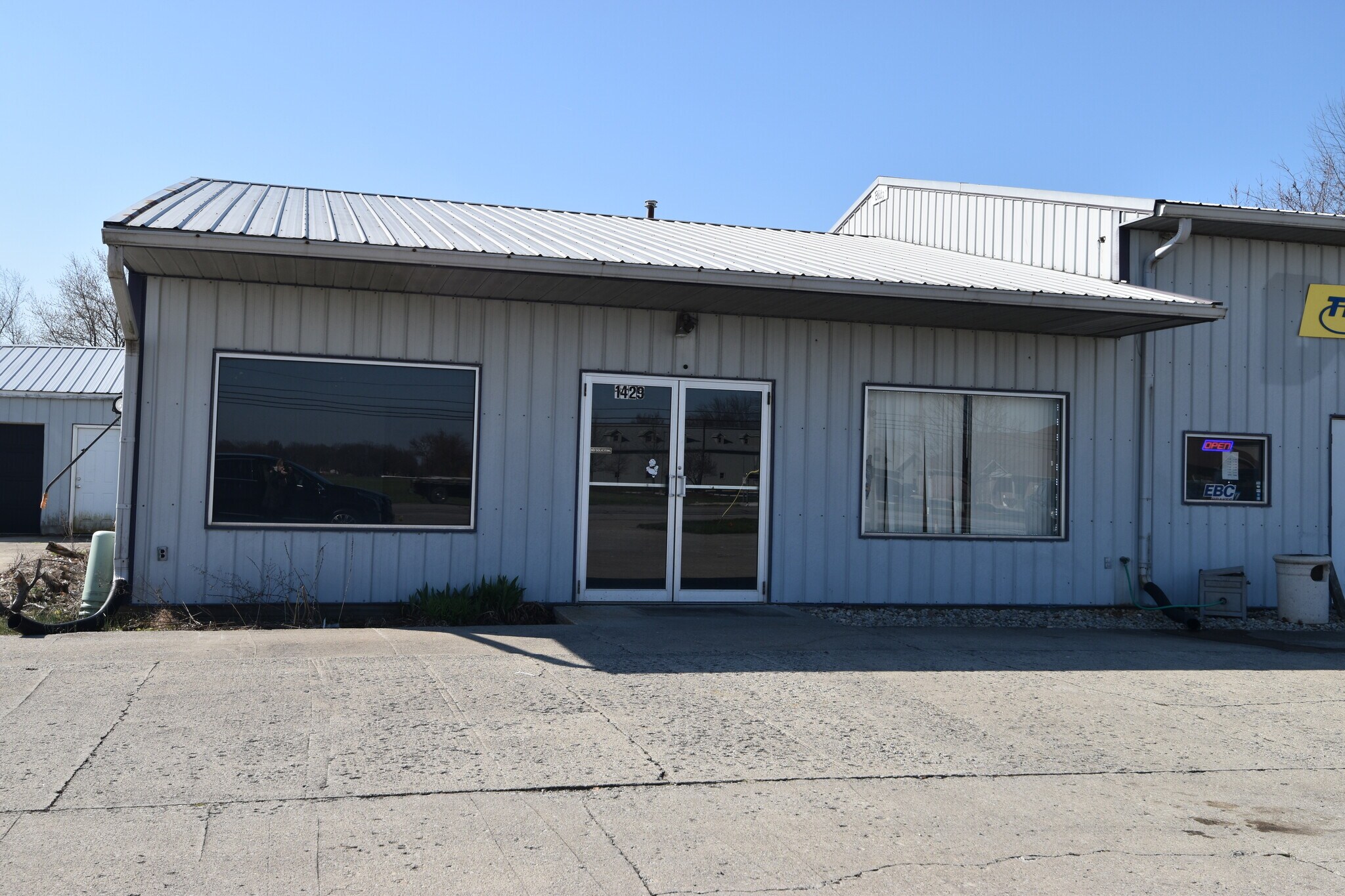 1429 W US Highway 40, Greenfield, IN for Rent