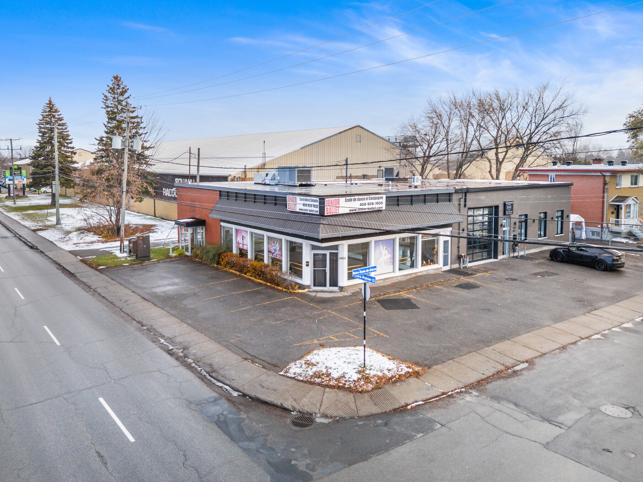 598-600 Boul Cure-Poirier O, Longueuil, QC for Rent