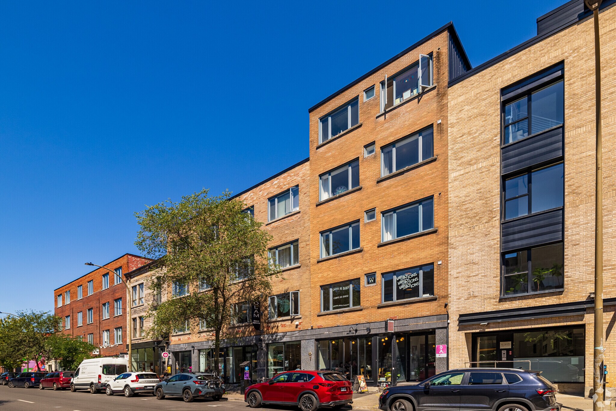 5329-5337 Boul Saint-Laurent, Montréal, QC for Rent