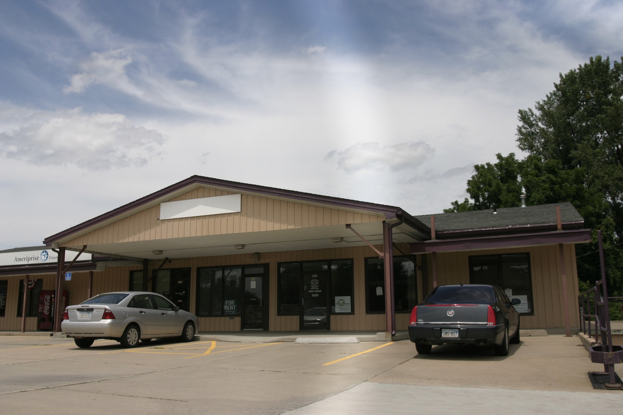 320-360 Santa Fe St, Leavenworth, KS for Rent