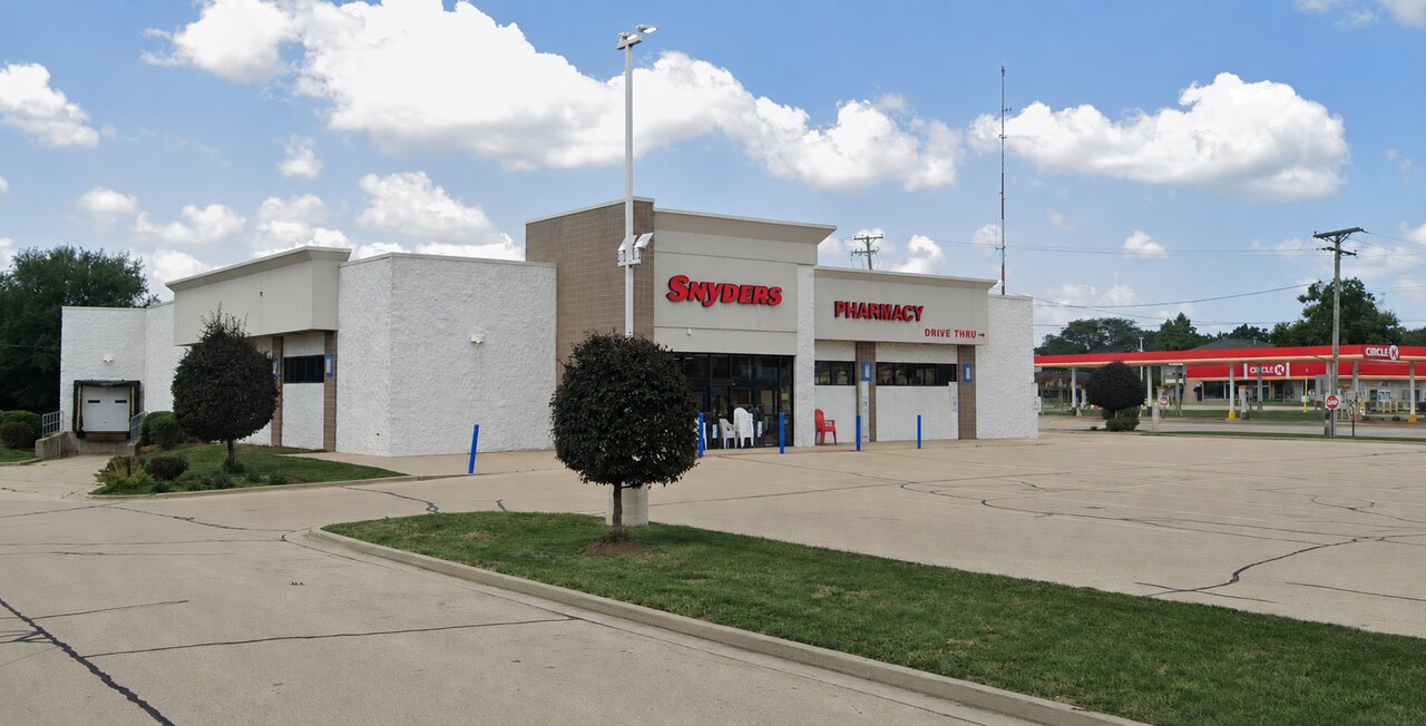 100 W Blackhawk Dr, Byron, IL for Sale